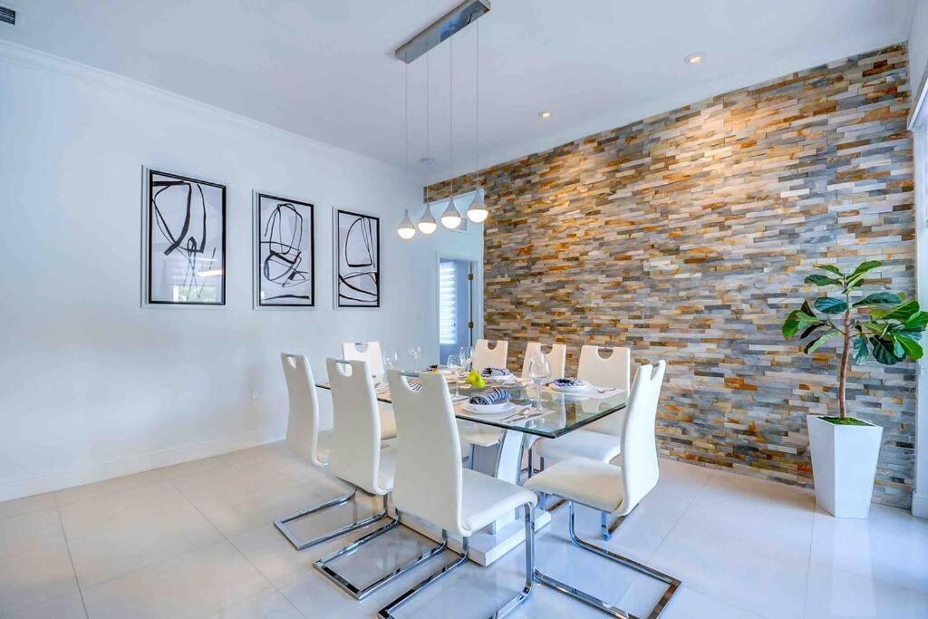 Miami 5Br Villa W Heated Pool, Games & Bbq L01 커틀러 베이 외부 사진