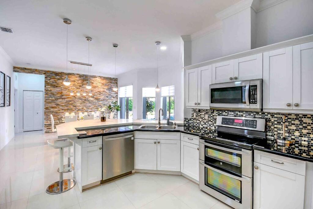 Miami 5Br Villa W Heated Pool, Games & Bbq L01 커틀러 베이 외부 사진