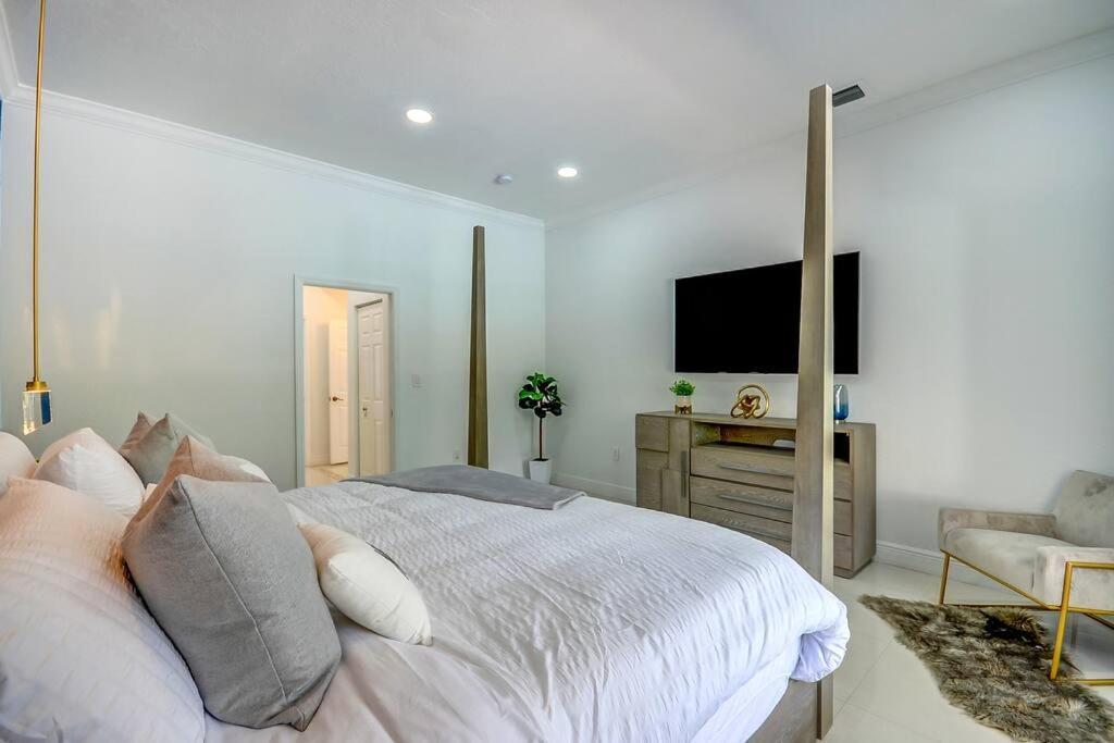 Miami 5Br Villa W Heated Pool, Games & Bbq L01 커틀러 베이 외부 사진